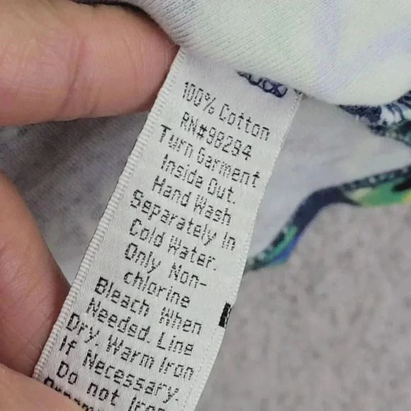 Quacker Factory Women L Flip Flop All Over Print T-Shirt  Short Sleeve 7CT - Picture 5 of 8